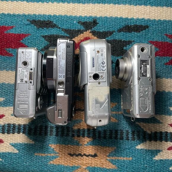 Lot of 4 Digital Cameras Lot #4
Untested For Parts or Repair Sony Olympus Kodak - Picture 4 of 6